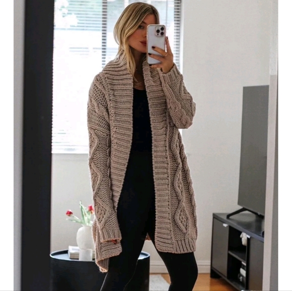 Zara Sweaters - Zara Cable knit coat